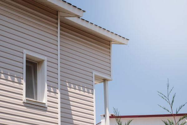 Cost of Vinyl Siding Hole Repair in Sparks